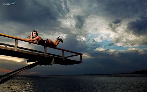 Hintergrundbilder Sonnenlicht Frau Modell Sonnenuntergang Meer