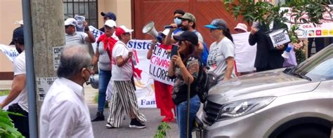 Periodistas Del Per Condenan Agresiones De La Resistencia Contra