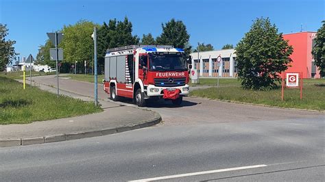 HLF 20 Berufsfeuerwehr Rostock FuRw 2 Lütten Klein YouTube