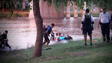 Reta a su novia a tirarse con él de un puente solo ella sobrevive