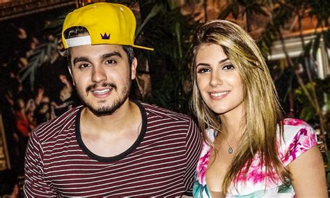 Luan Santana anuncia casamento após 12 anos de relacionamento WSCOM