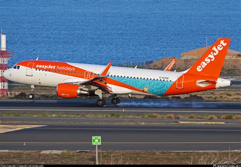 G EZOA easyJet Airbus A320 214 WL Photo by Alejandro Hernández León