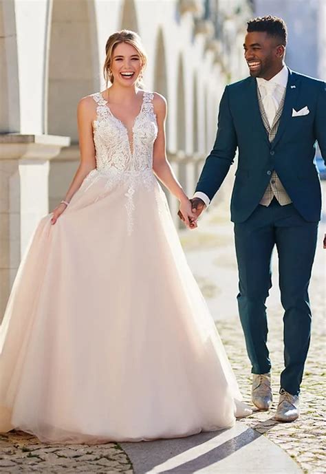 Robe De Mariée 23203 Très Chic Princesse Avec Broderies Toulon