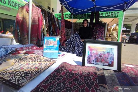 Garut Jadikan Paledang Destinasi Wisata Sentra Batik Garutan Antara