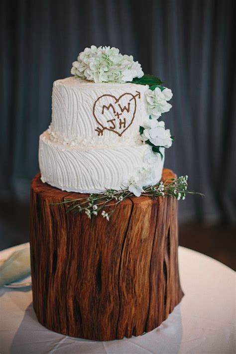 Woodsy Hudson Valley Wedding ⋆ Ruffled Woodsy Wedding Cake Amazing