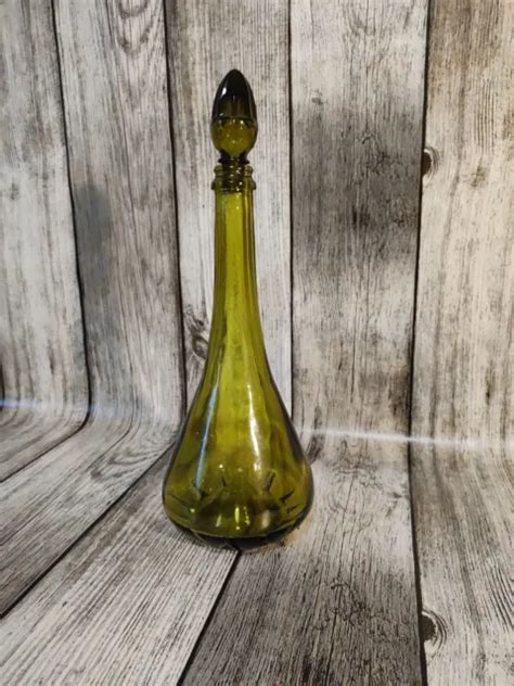 CARAFE EN VERRE teinté avec son bouchon contenance 77 5 cl vers 1970