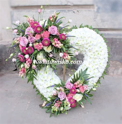 Wieniec Funeral Flowers Floral Wreath Floral