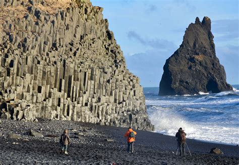 Pasir Pantai Hitam Yang Popular Terdapat Di Dunia Lihat No Ia