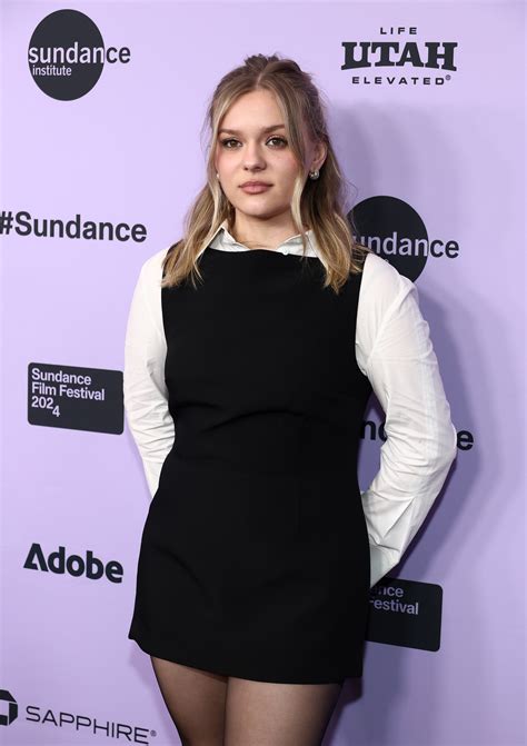 Maisy Stella