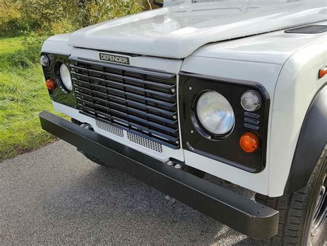 Defender Td Stationwagon In White Unrestored Low Mileage