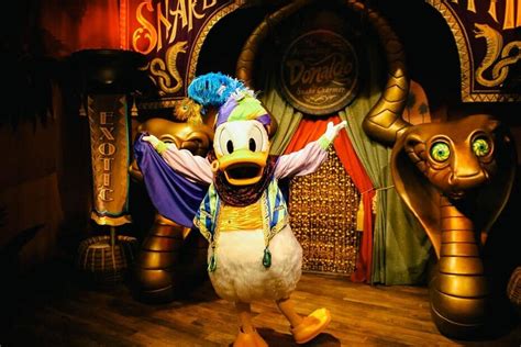 Magic Kingdom Characters Guide (with Helpful Tips, Autographs, and ...