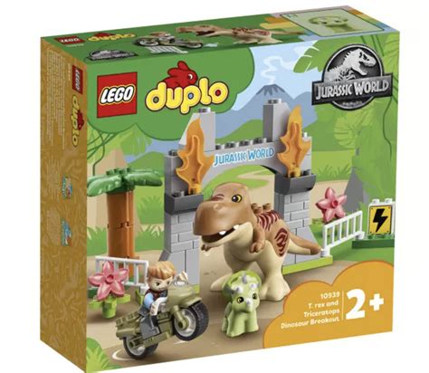Конструктор Lego DUPLO Побег динозавров: тираннозавр и трицератопс ...