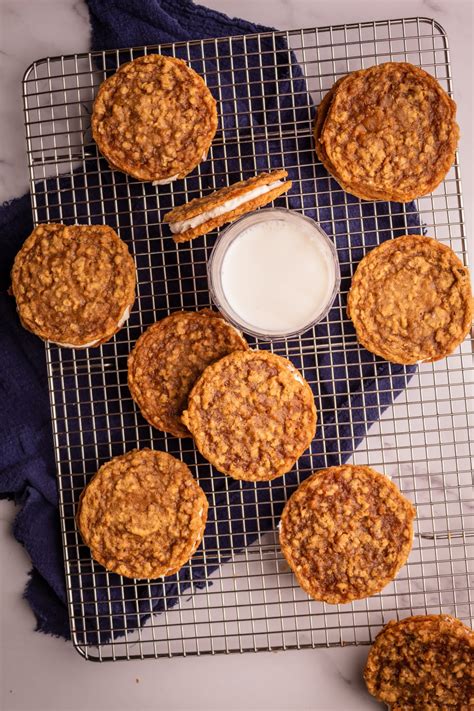Homemade Oatmeal Cream Pie (Easy 30-minute!) - Comfortable Food