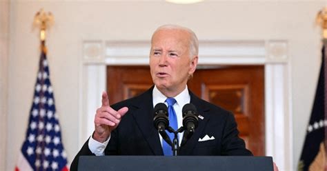 Tổng thống Biden phản ứng gay gắt sau phán quyết có lợi cho ông Trump
