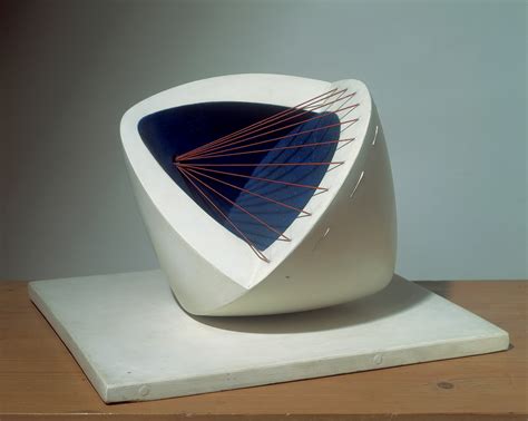 Review Barbara Hepworth Tate Britain A Great Sculptor But Not A