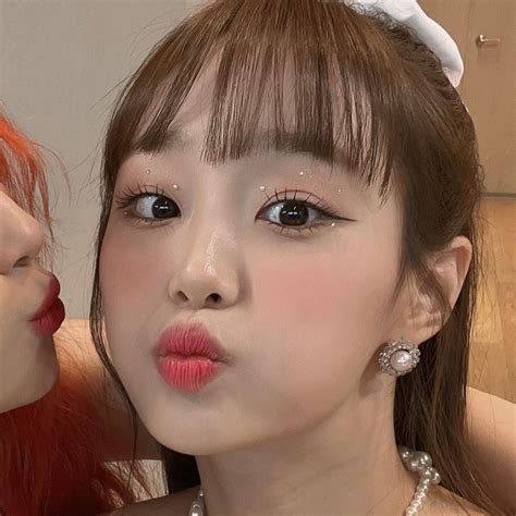 Skylar♯⑦ Chuu Loona Kpop Girls Girl Icons