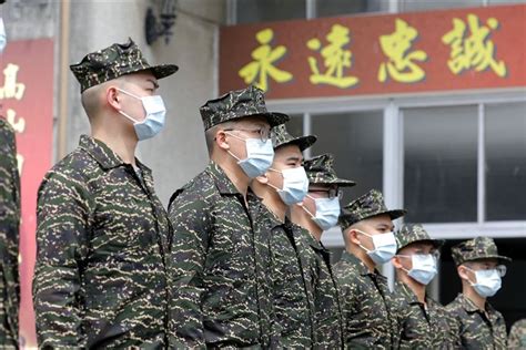 【1年期義務役入伍訓練】由民轉軍 海陸首梯役男報到 軍聞 【1年期義務役入伍訓練】由民轉軍 海陸首梯役男報到 青年日報