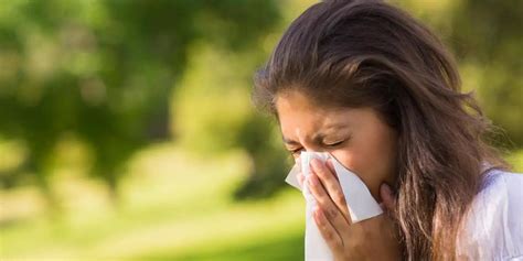 All Weird Facts About Sneezing You Need To Know