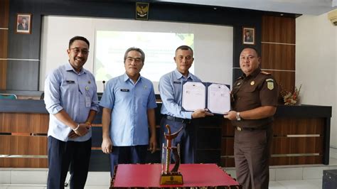 Cegah Penyimpangan Pengelolaan Keuangan Sekolah Kejari Dan Pemkab