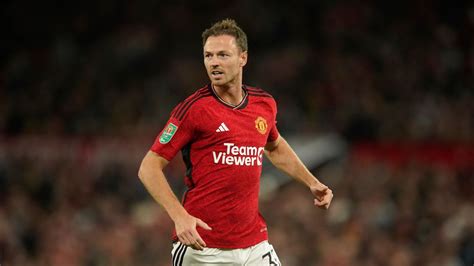 Jonny Evans večeras je zaigrao u Ligi prvaka nakon 10 godina Izdržao