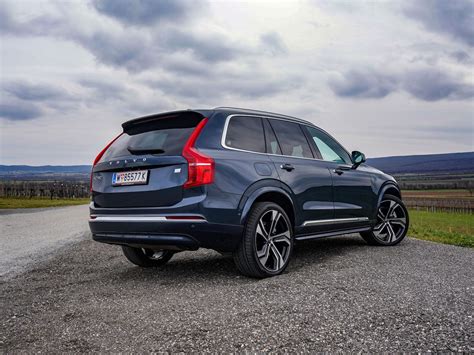 Volvo Xc T Awd Plug In Hybrid Ultimate Bright Autoguru At