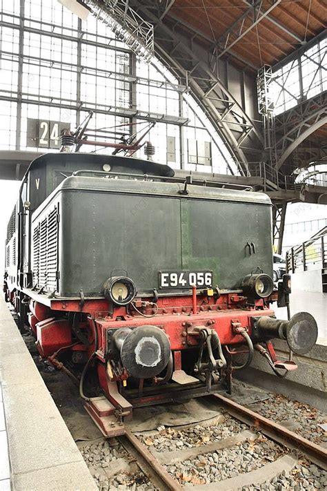 Fondo Una Locomotora Tradicional Situada En La Estaci N Del Museo En