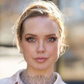 Sara X Mills Babe Page Watch This Adult Model On FreeOnes