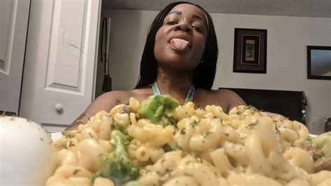 Macaroni And Cheese With Hot Sauce Please YouTube