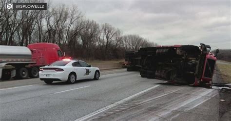 Indiana police chase leads to rollover crash - CBS Chicago