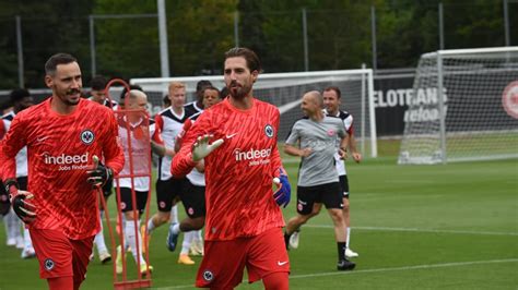 Eintracht Frankfurt Fans Jubeln Nach Der EM 2024 Ist Vor Der Eintracht