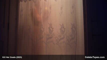 Ellie Gonsalves Nude In The Shower