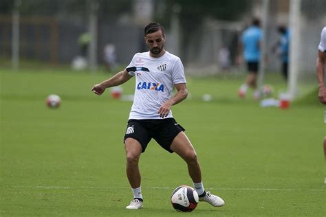 Após tragédia familiar Rafael Longuine se reapresenta ao Santos