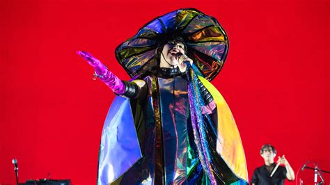 yeah yeah yeahs  mgmt headline   heaven festival