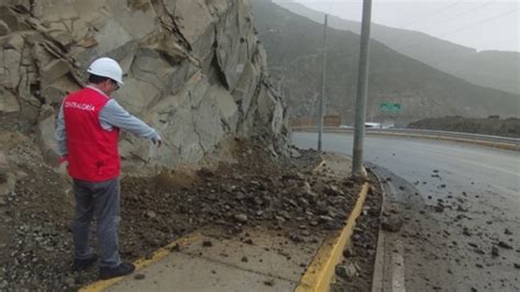 Ca Da De Rocas En V A Pasamayito Pone En Peligro A Transe Ntes Y