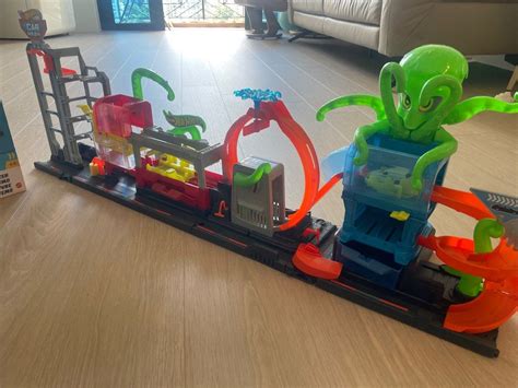 Hot Wheels Car Wash Toy Hobbies Toys Toys Games On Carousell
