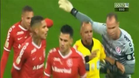 Internacional Vs Paranaense Paolo Guerrero Explotó Tras Polémico Gol