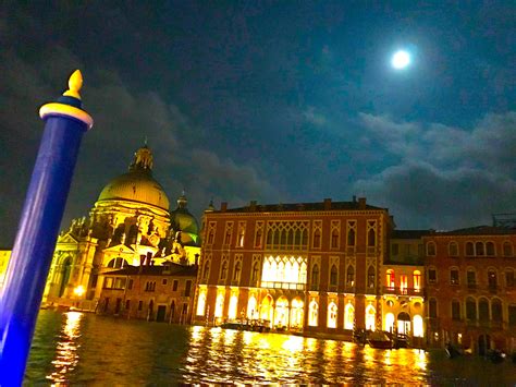 Venice Italy at night – johnrieber