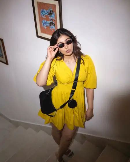 Simran Pareek Top Hot Pics And Photo