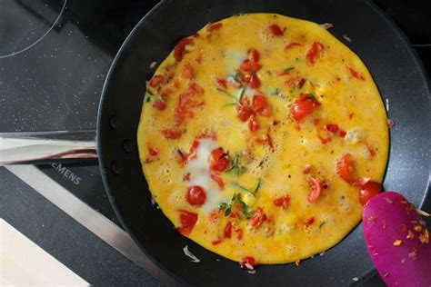 Mediterranes Omelette Mit Tomaten Fetak Se Nonolicious