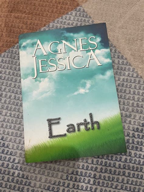 Novel Earth By Agnes Jessica Buku Alat Tulis Buku Di Carousell