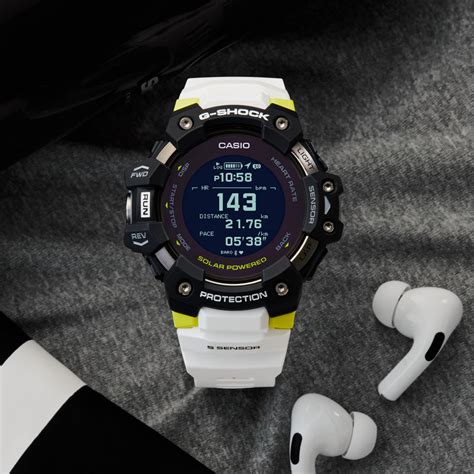 国内正規品カシオ G SHOCK ジーショック GBD H1000 1A7JR G SQUAD Gスクワッド 心拍計 GPS ソーラー 腕