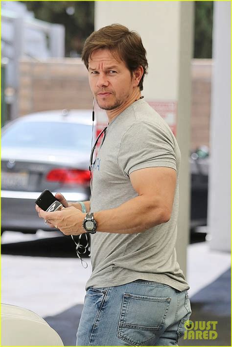 Mark Wahlbergs Biceps Looks Unbelievably Huge Photo 3124650 Mark