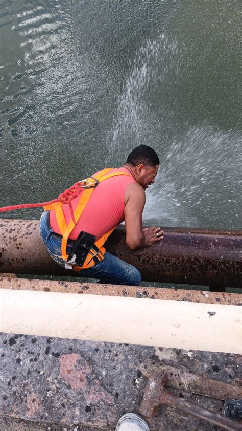 Reparó COMAPA fuga de agua potable sobre Puente Negro del Canal