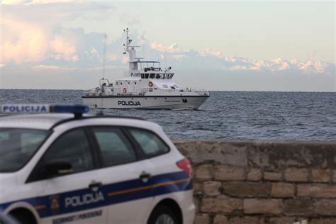 Mala Jahta Se U Punoj Brzini Zabila U Ribarski Brod Na Mjestu Poginuo