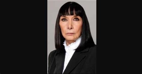 Hot Sexy Lucia Guilmain Bikini Pics