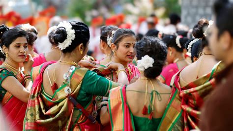 Hunderttausende Feiern Beim Umzug Des Karnevals Der Kulturen Rbb