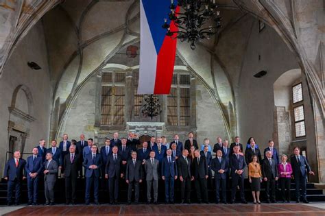 European Leaders Hold Summit to Test Out a Larger Political Community - WSJ