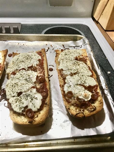 Easy Taco French Bread Pizza Recipe Kitch Me Now