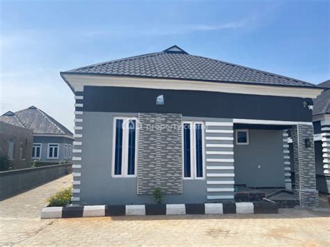 For Sale Luxury 3 Bedroom Fully Detached All Rooms En Suite Bungalow