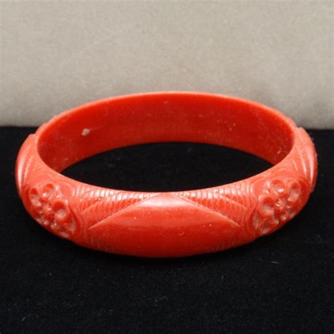 Carved Red Bangle Bracelet Vintage Plastic – World of Eccentricity & Charm